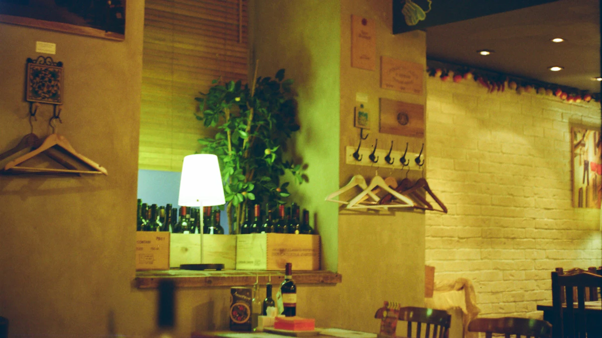 Salle de restaurant à l'ambiance soignée