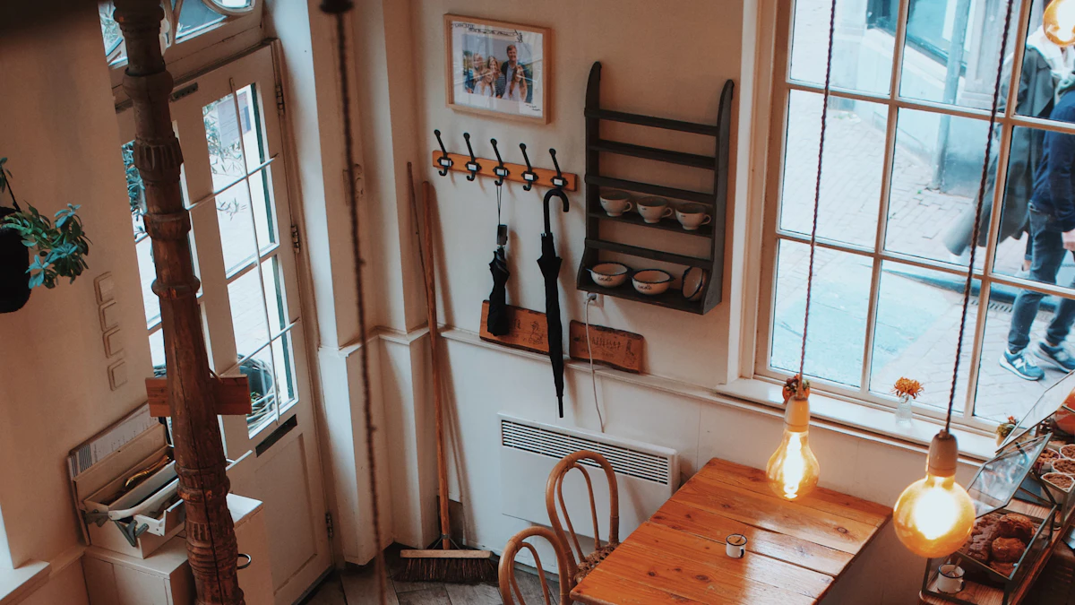 Intérieur chaleureux d'un café cosy